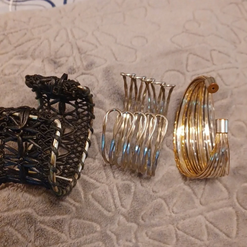 Bracelets - Picture 5 of 5